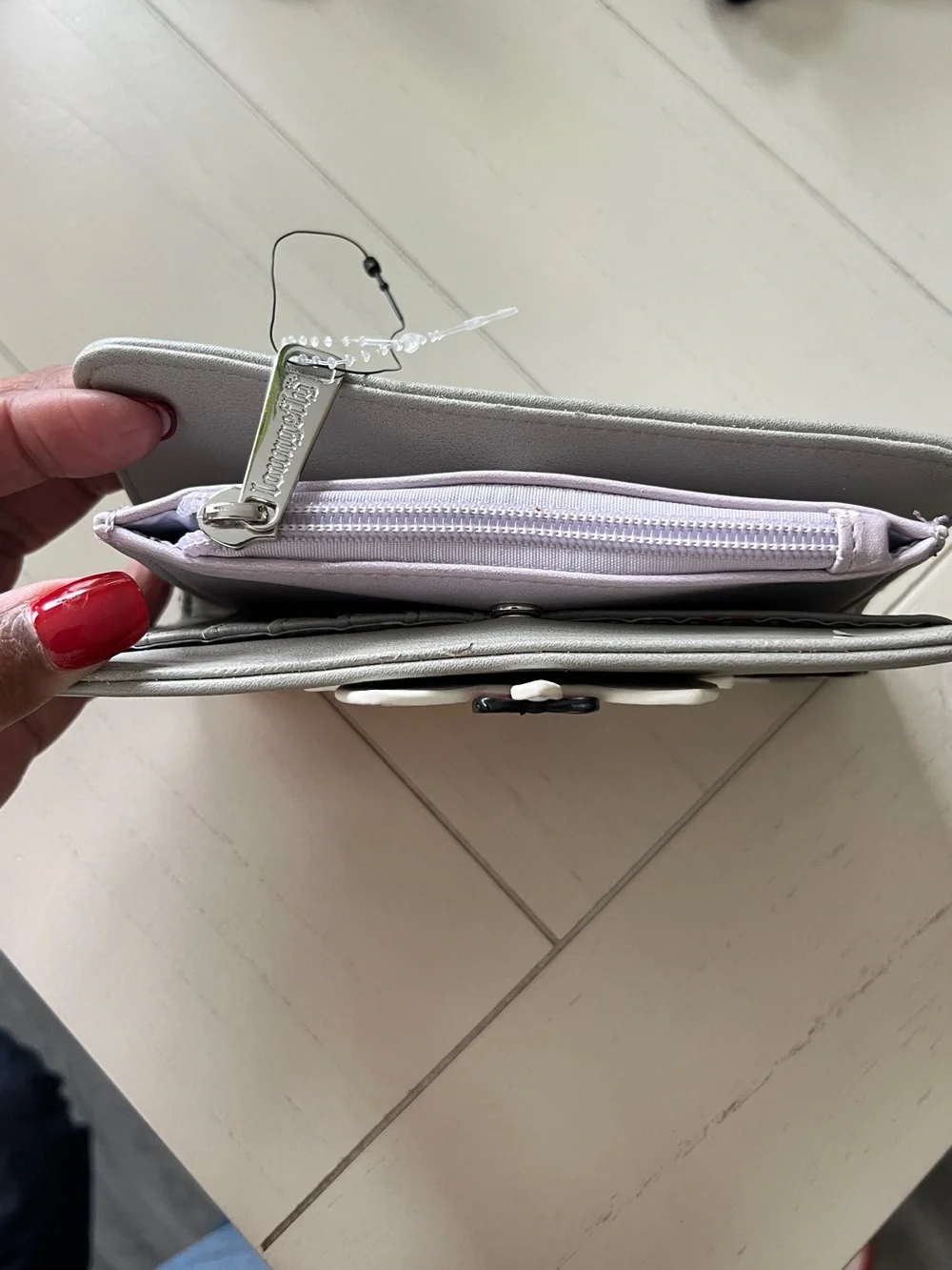 Disney Cats Loungefly wallet. - Picture 2 of 6
